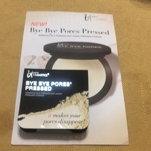 Bye Bye Pores Pressed Powder